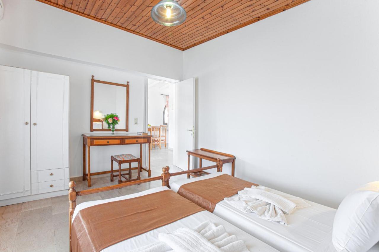 Lord Complex Aparthotel Agios Georgios  Exterior photo